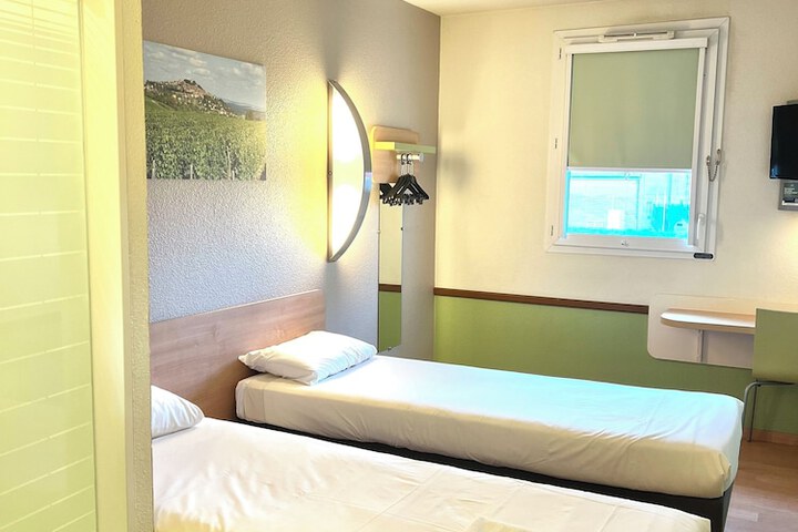 Room 7 of 49