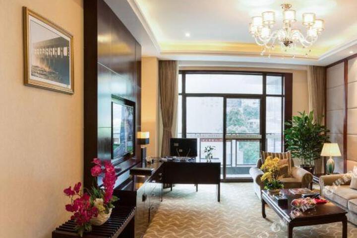 Yurui Hotel