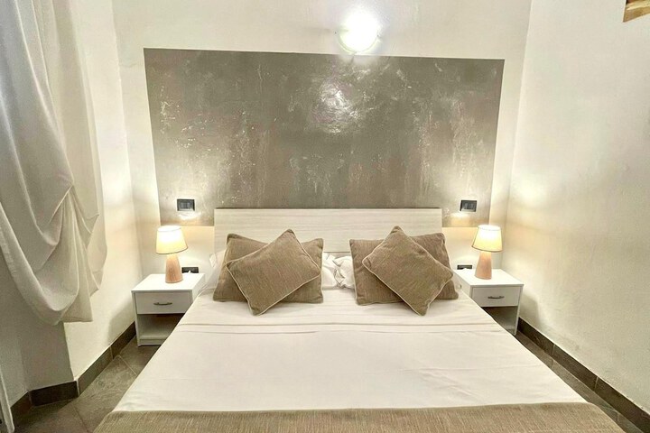 Room 4 of 15