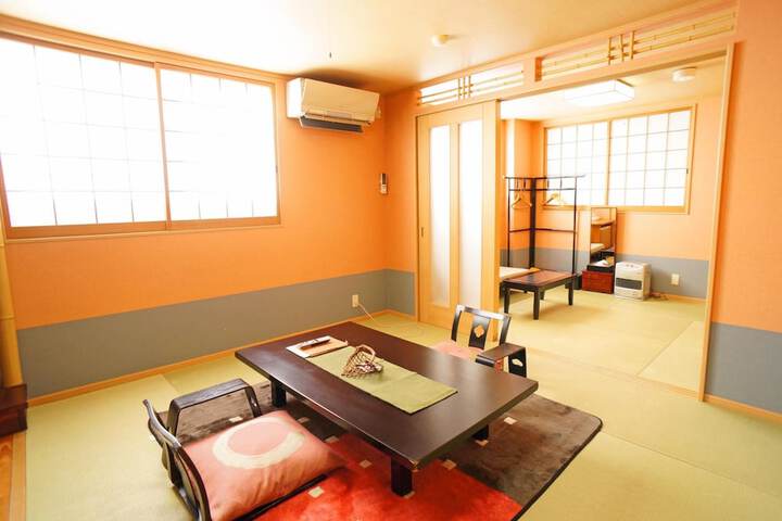 Room 15 of 53