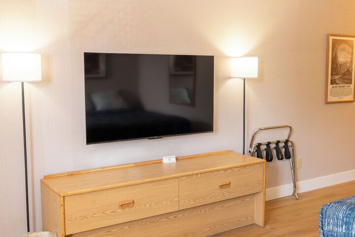 Room 3 of 18