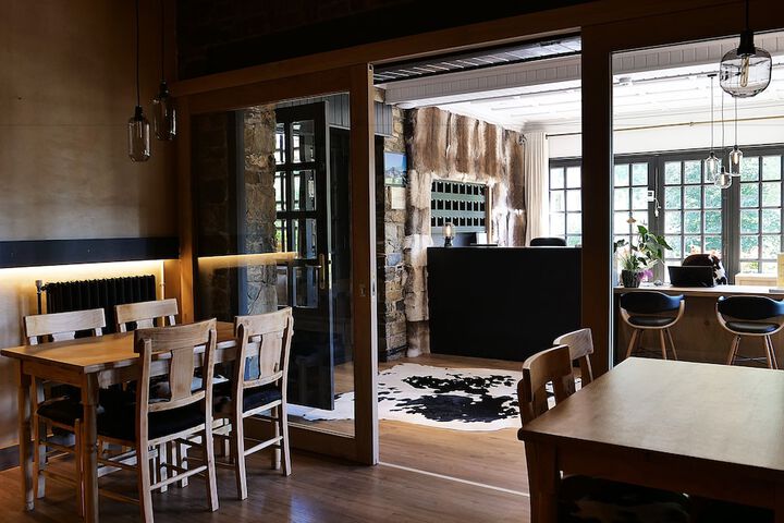 Lounge 41 of 47