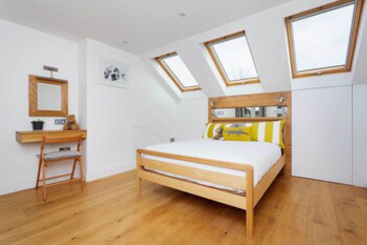 Room 20 of 28