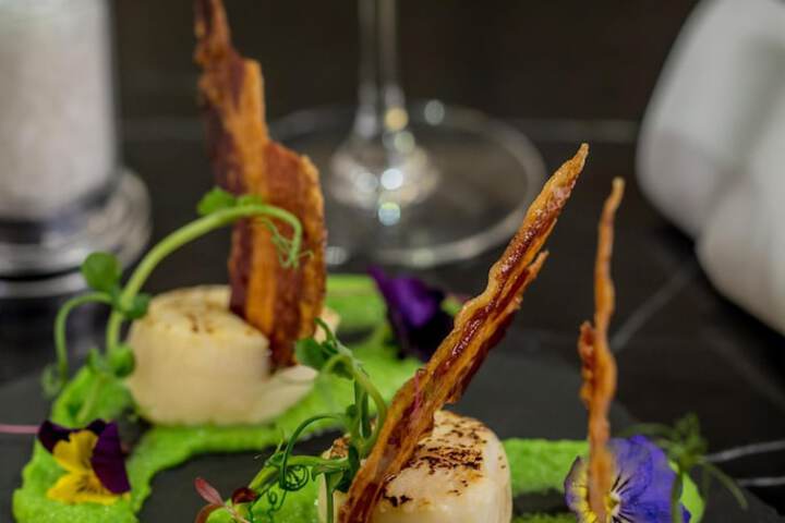 Dining 88 of 130