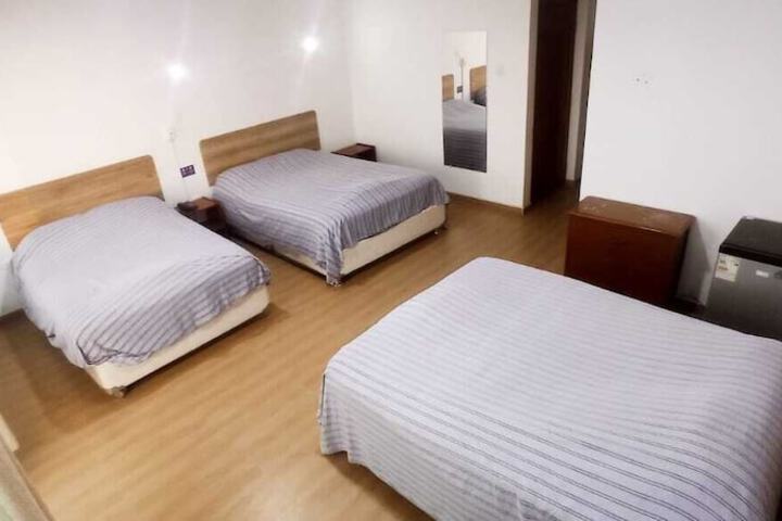 Room 8 of 11