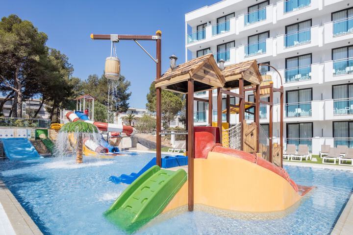 Pools & Facilities
