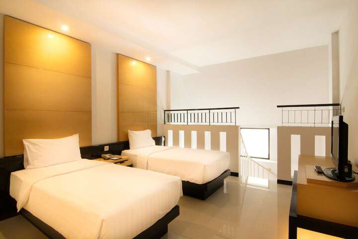 Room 7 of 37