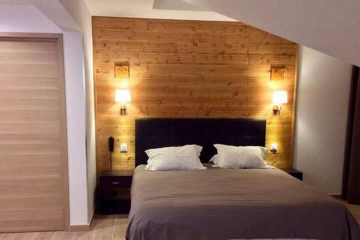 Room 3 of 28