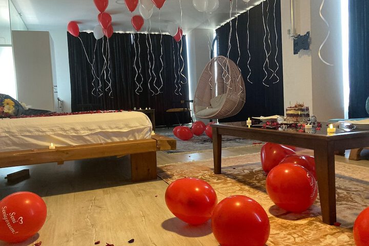 Room 2 of 18