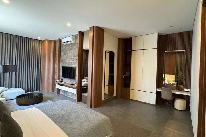 Room 6 of 55
