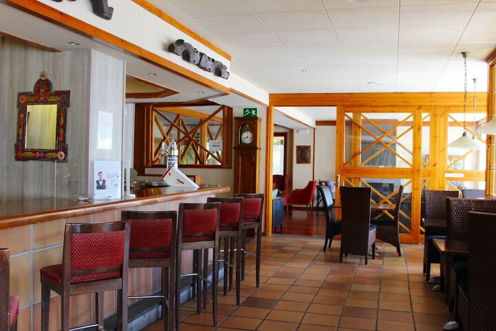 Dining 21 of 43