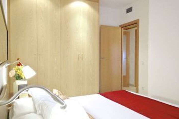 Room 19 of 102