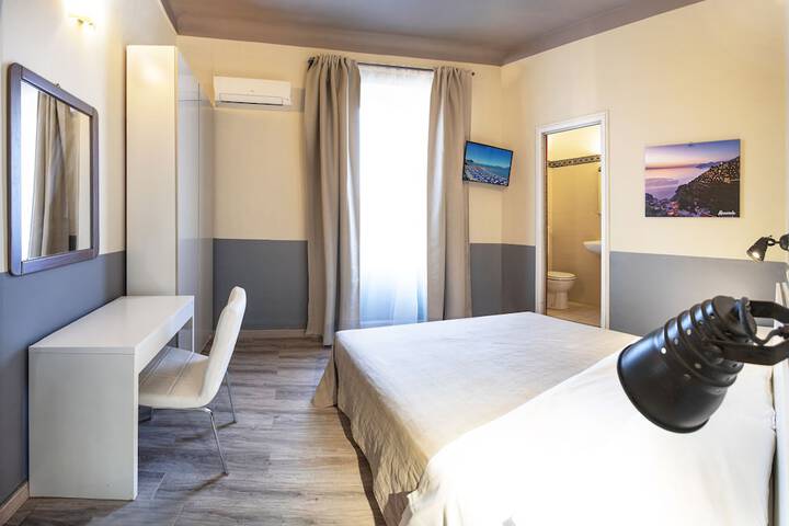 Room 21 of 35