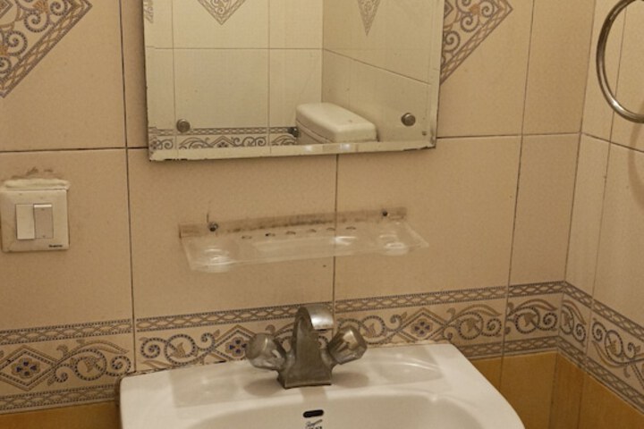 Room 30 of 40