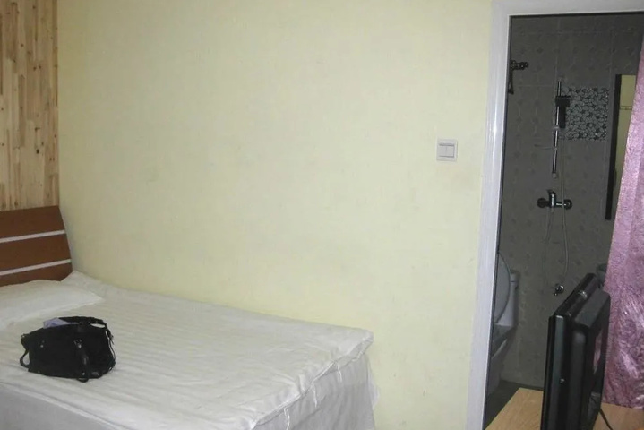 Room 2 of 12
