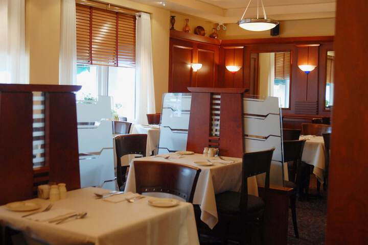 Dining 25 of 34