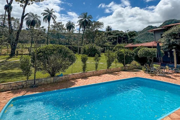 Pool 19 of 28