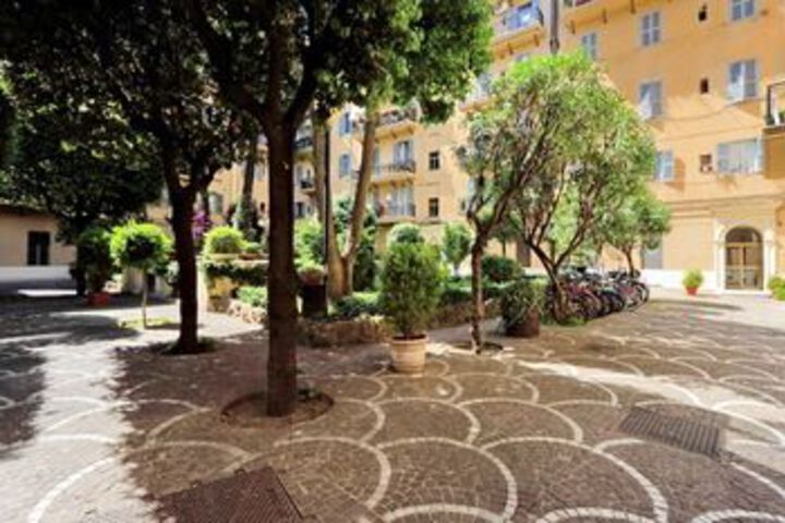 Hotel Exterior 11 of 34