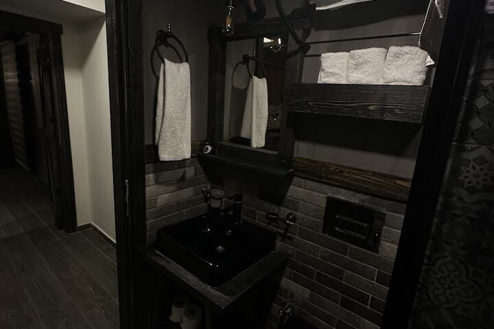 Room 40 of 76