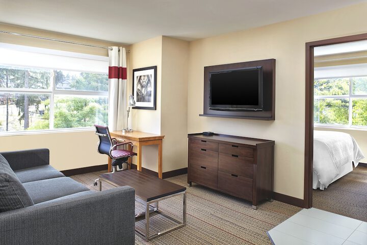 Room 4 of 36