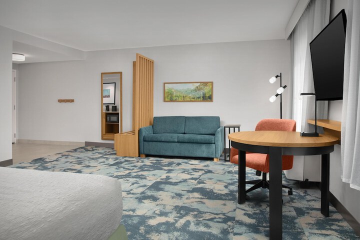 Room 43 of 77