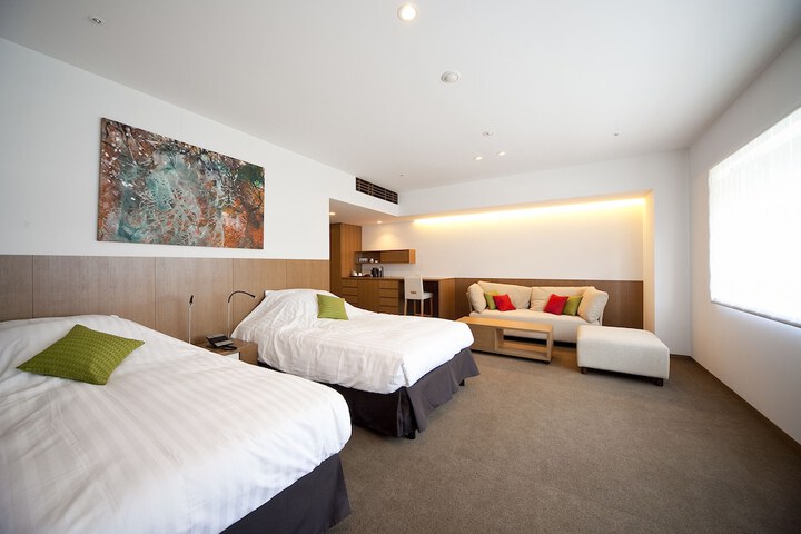Room 15 of 77