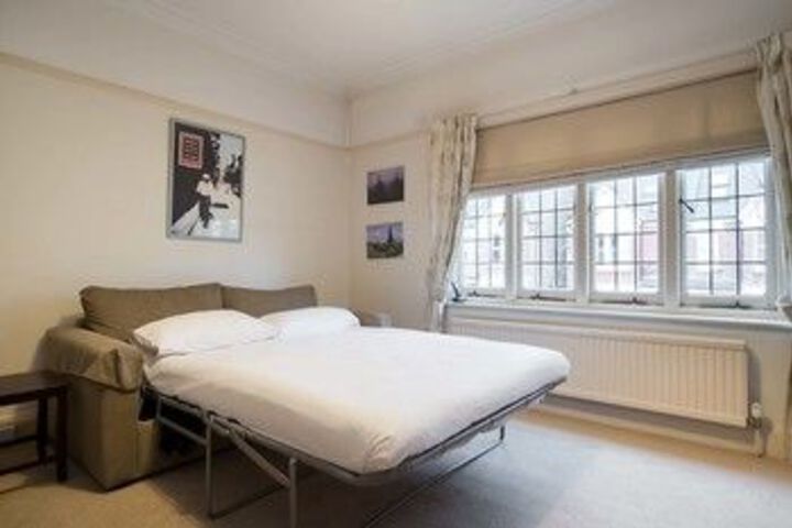 Room 12 of 26