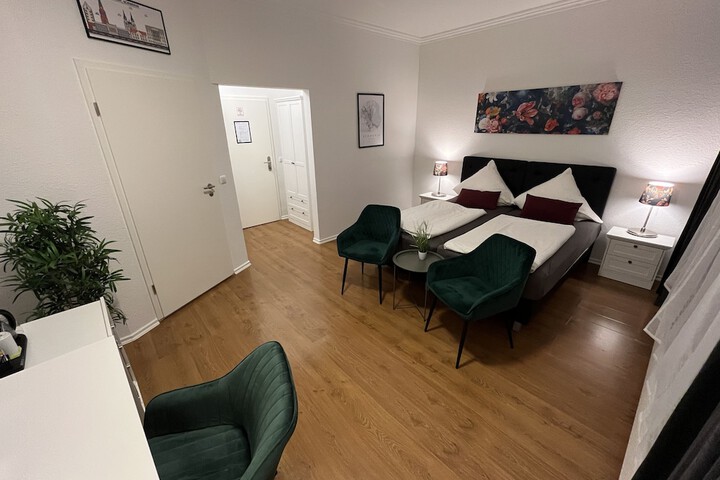 Room 47 of 149