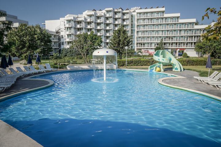 Pool Hotel