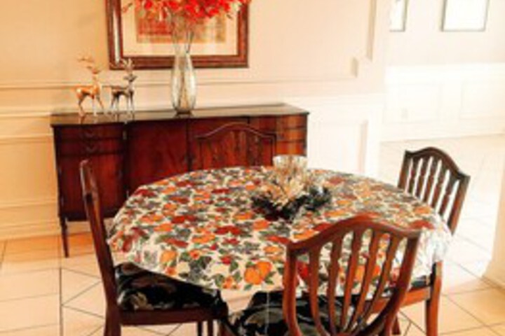 Dining 17 of 26