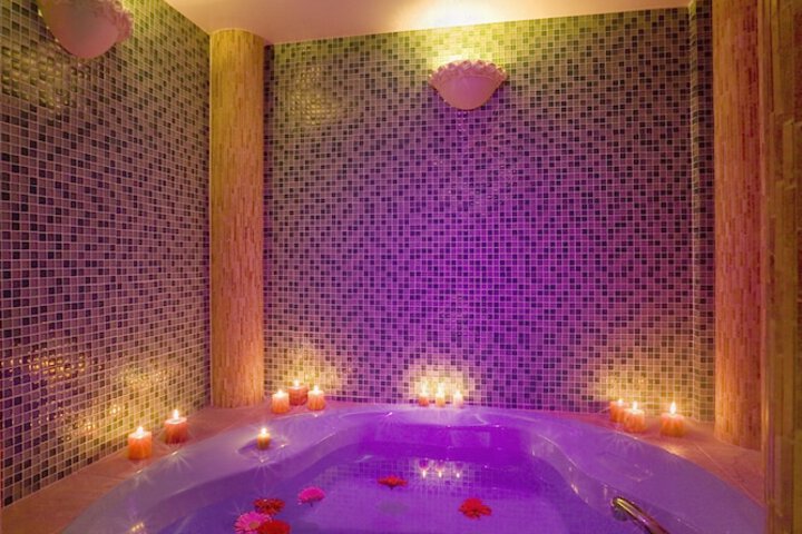 Spa 26 of 59