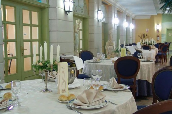 Dining 35 of 133