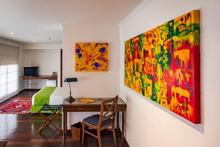 Room 9 of 39