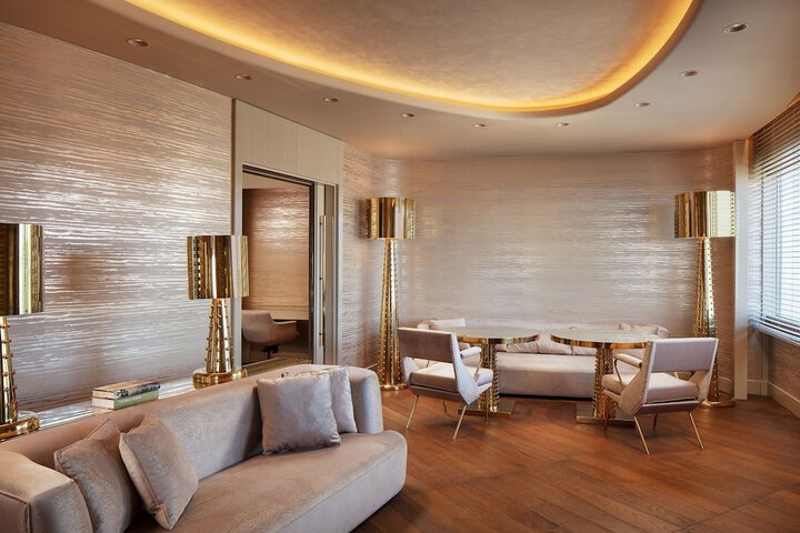 Lounge 99 of 140