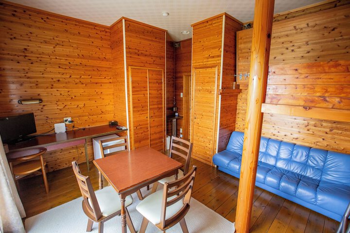Room 4 of 30