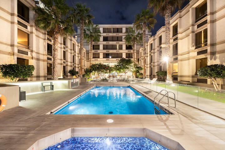Pool Hotel