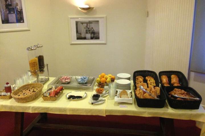 Dining 46 of 61