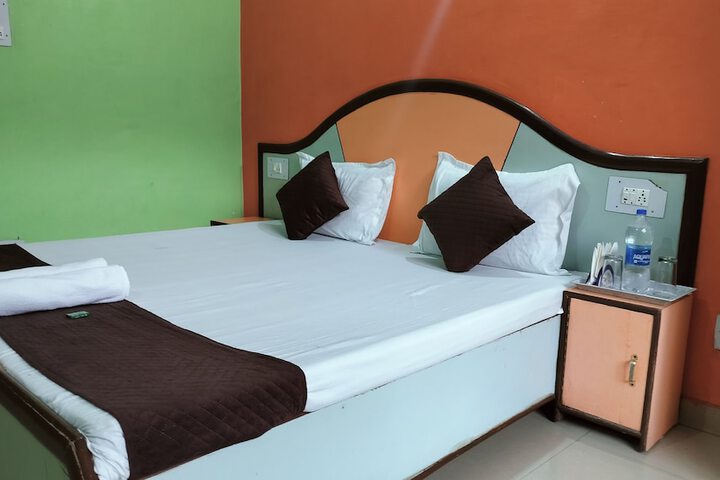 Room 16 of 33