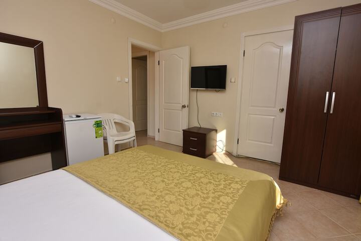 Room 3 of 21