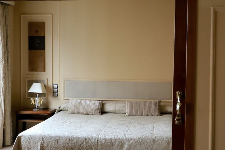 Room 7 of 44