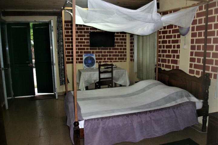 Room 6 of 7
