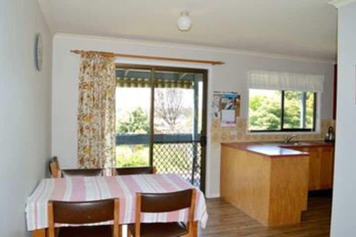 Room 8 of 11