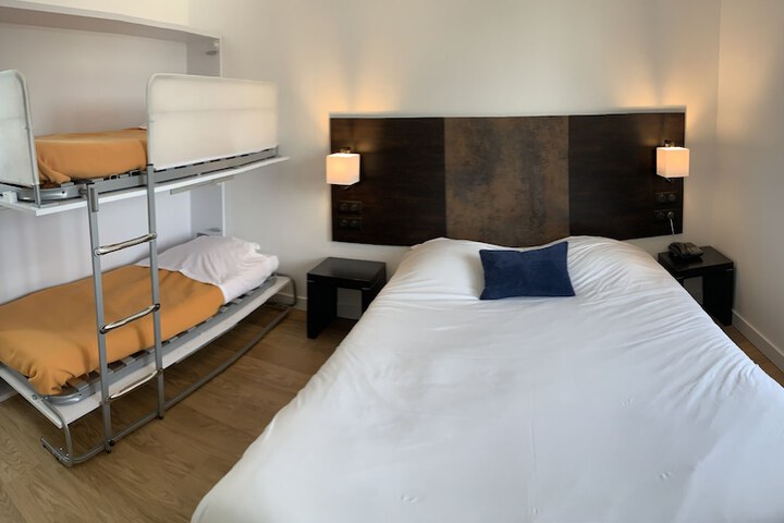 Room 3 of 18