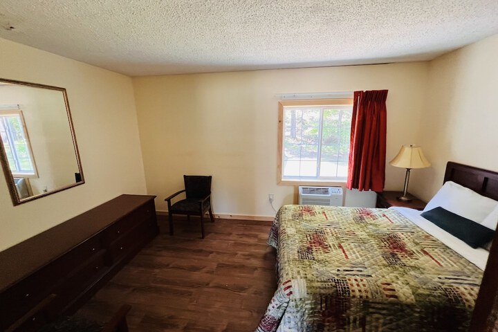 Room 6 of 26