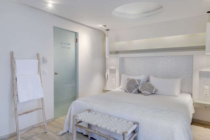 Room 27 of 158