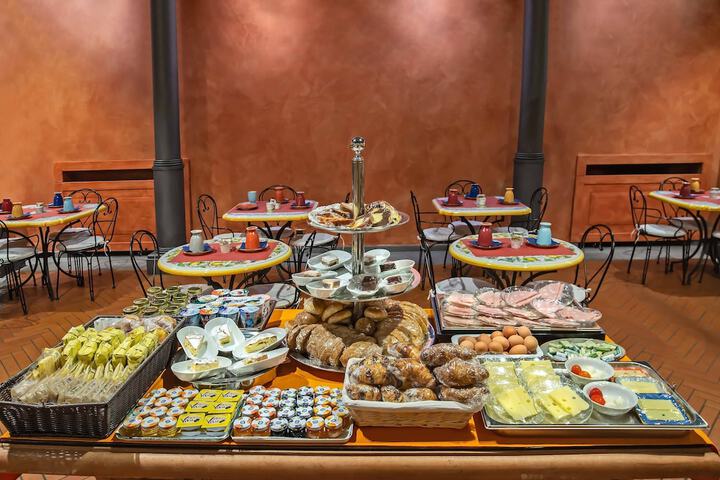 Dining 60 of 67