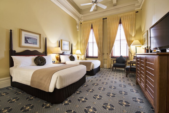 Room 8 of 48