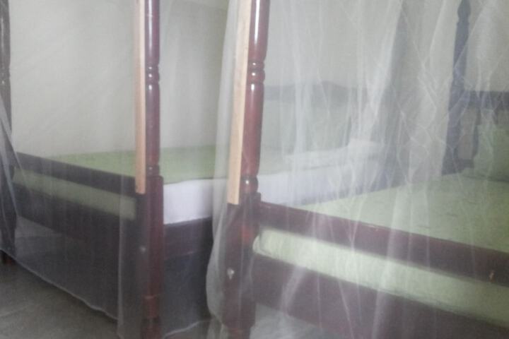 Room 6 of 63