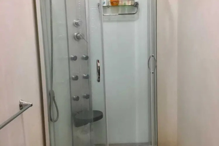 Room 5 of 12