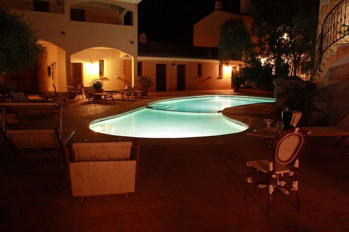 Hotel Pool